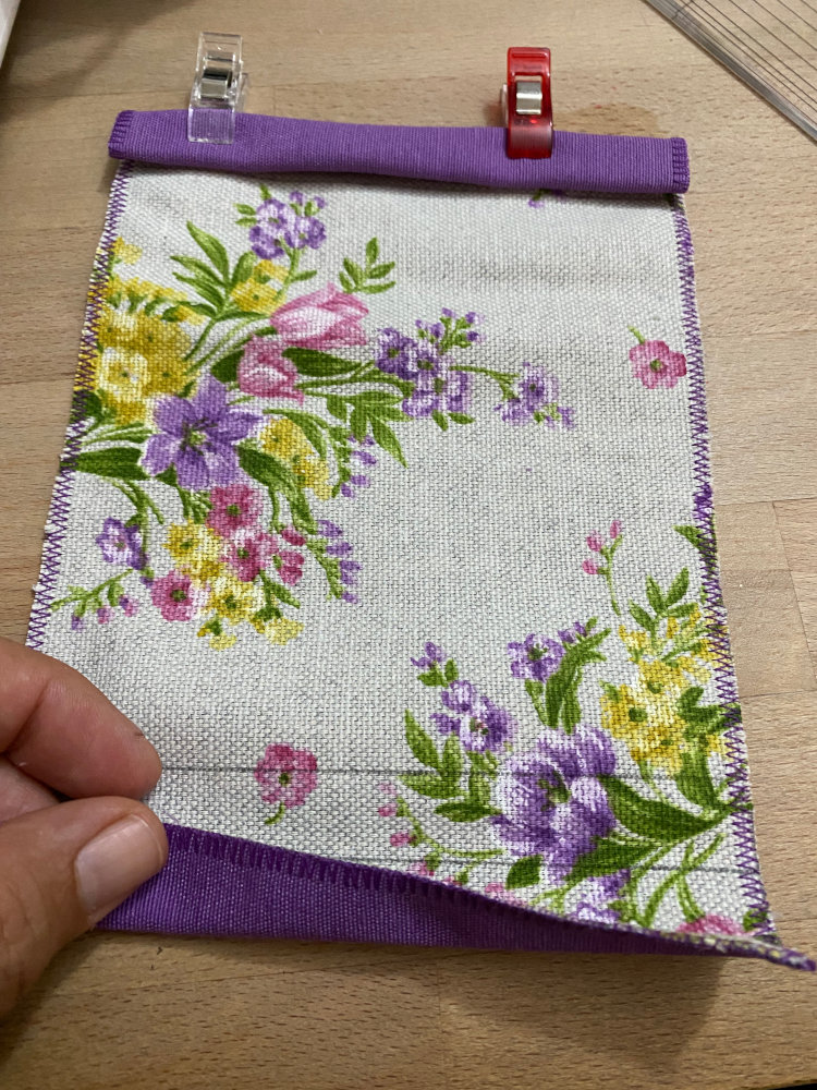 Funda para pañuelos de papel de flores lilas