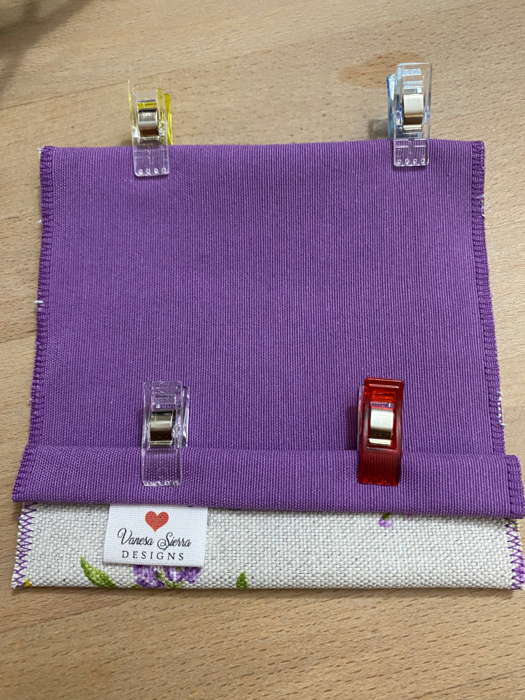 Funda para pañuelos de papel de flores lilas