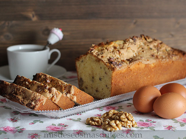 Bizcocho de nata y nueces