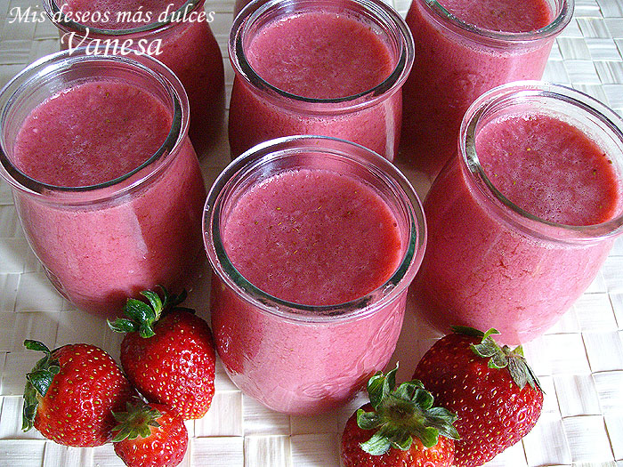 Vasitos de cherry y fresa