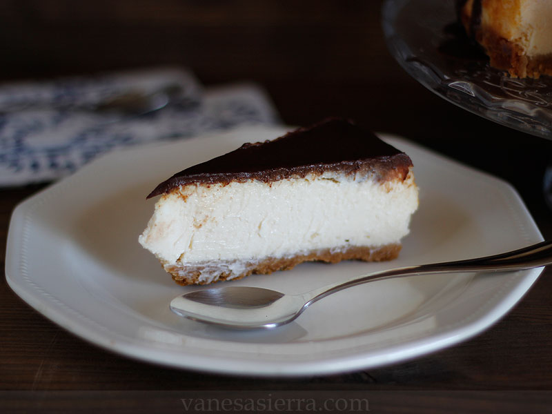 Tarta de queso con cobertura de chocolate