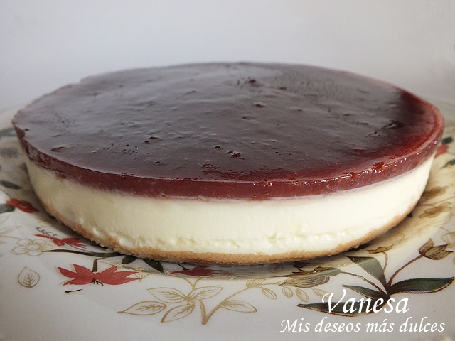 Tarta de queso y frutas del bosque