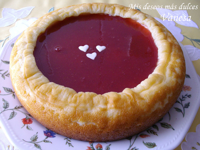 Tarta de queso con mermelada de fresa casera
