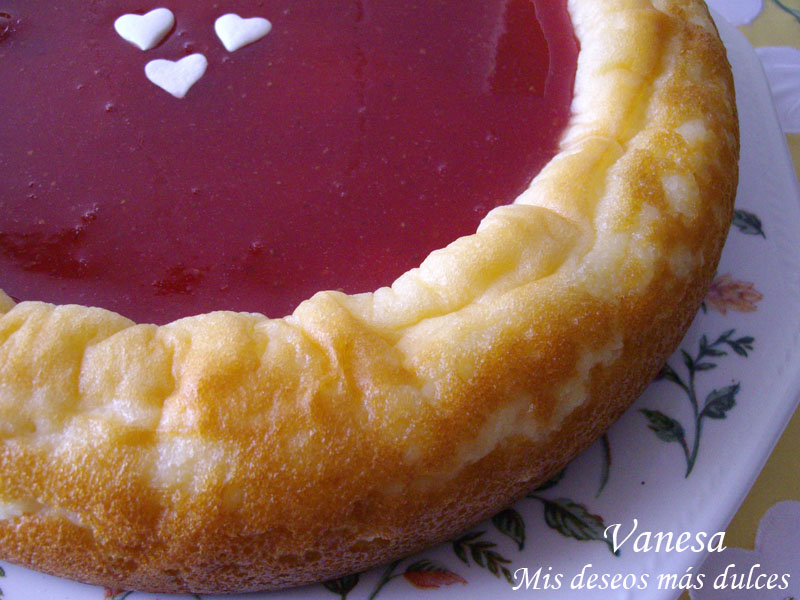 Tarta de queso con mermelada de fresa casera