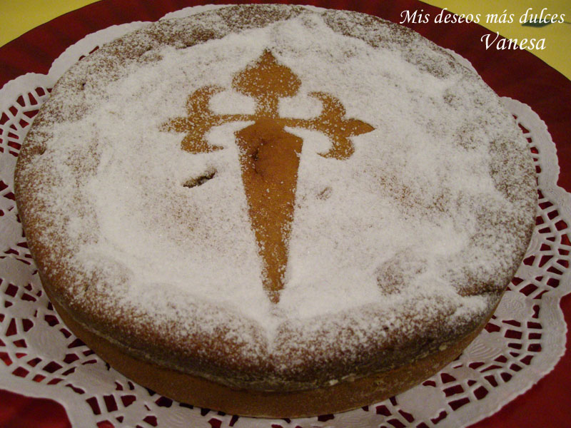 Tarta de Santiago con turrón de alicante