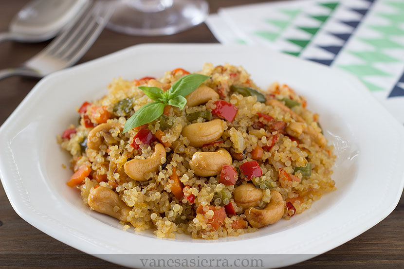 Quinoa con verduras y anacardos