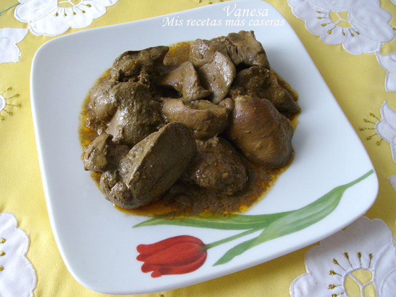 Hígado de pollo en salsa