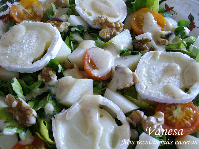Ensalada de berros con queso de cabra y pera