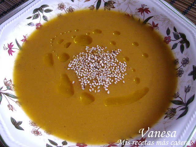 Crema de calabaza, coliflor y tomate