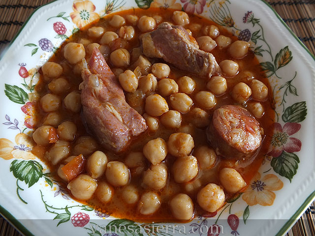 Garbanzos con costillas