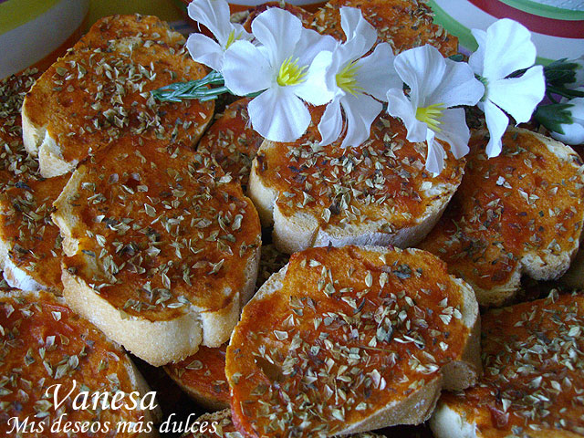 Pan con tomate y orégano