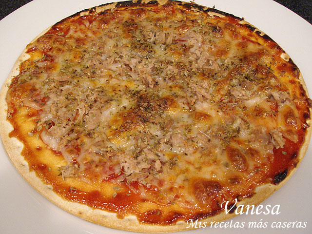 Pizza de atún