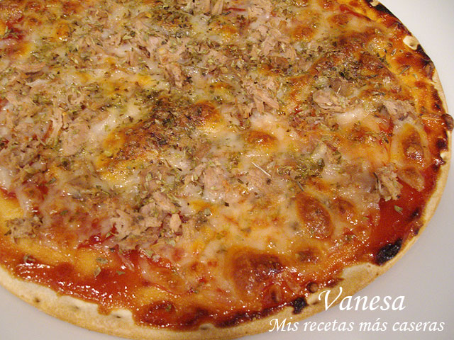 Pizza de atún