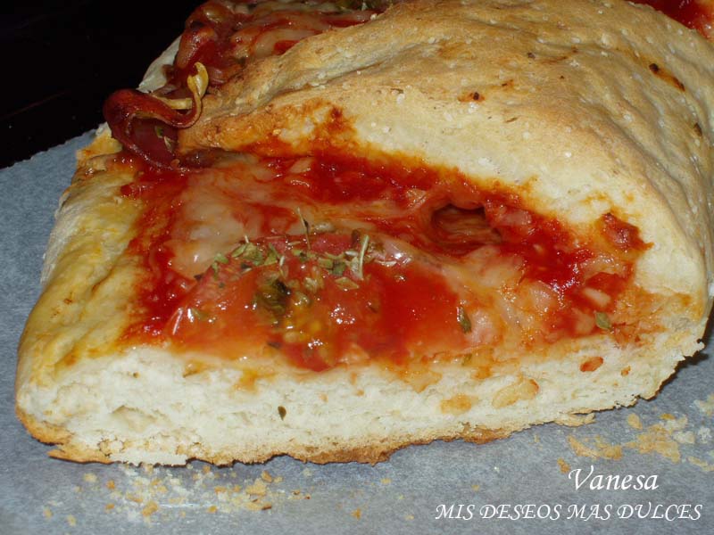 Pizza-rosca de jamón serrano